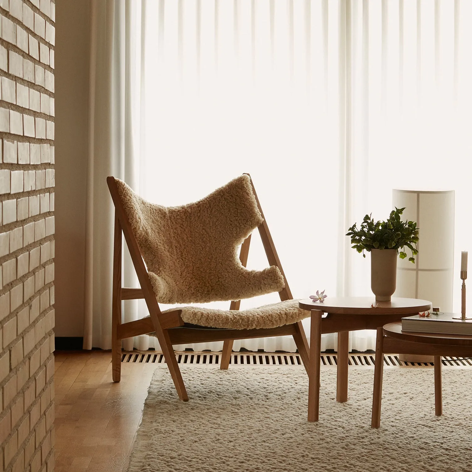 audo copenhagen (menu) | knitting lounge chair | sheepskin nature   natural oak base