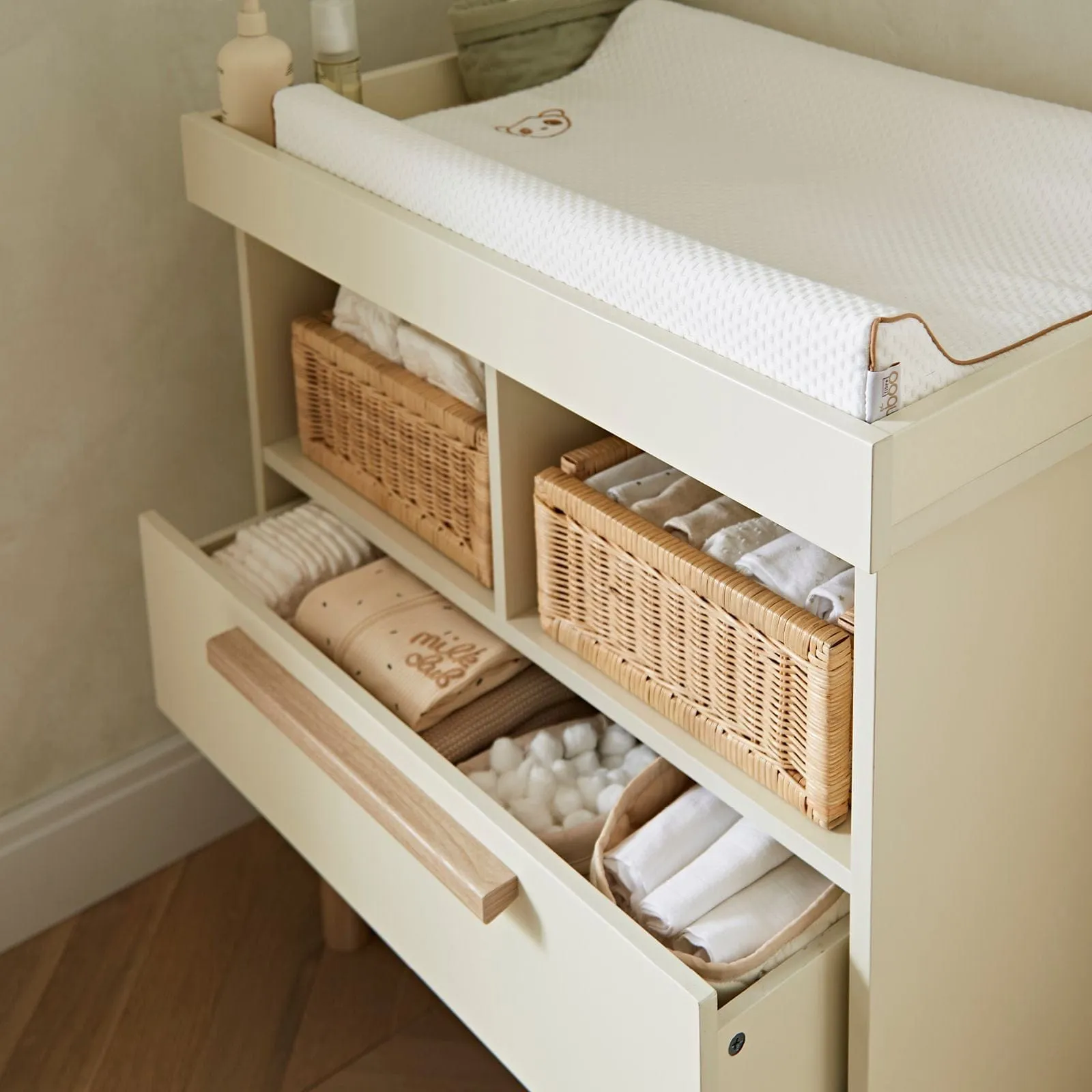 Cuddle Co Harper Dresser Changer | Cream & Ash