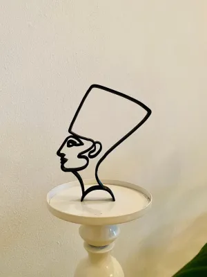 EROTNGO Minimalist Plastic Sculpture of Nefertiti – Egyptian Queen, Ideal Gift for Home Decor, Shelf Display, Tabletop Figure