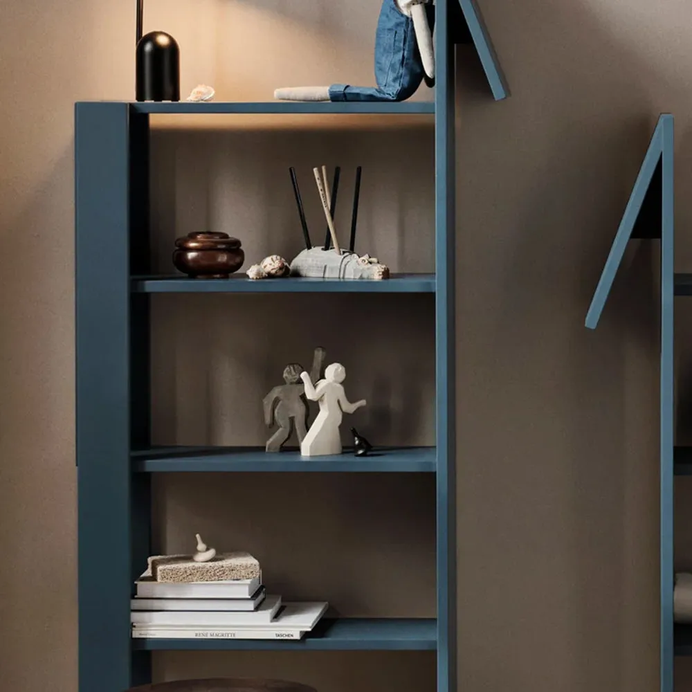 Giraffe Bookcase