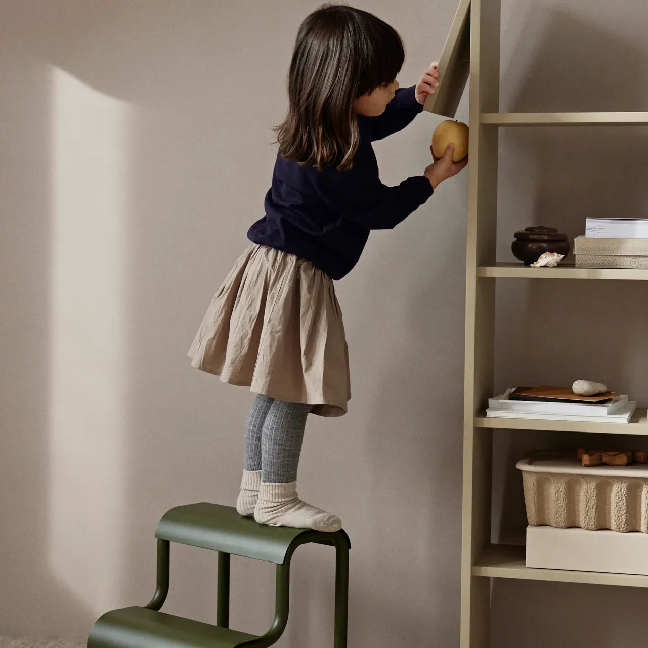 Giraffe Bookcase