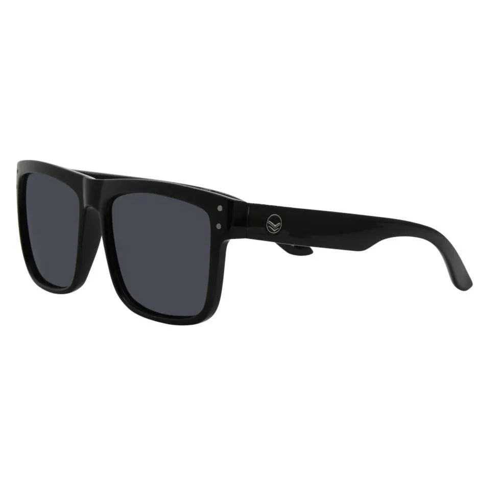 I-SEA | V Lander | Black Soft Touch/Smoke Polarized