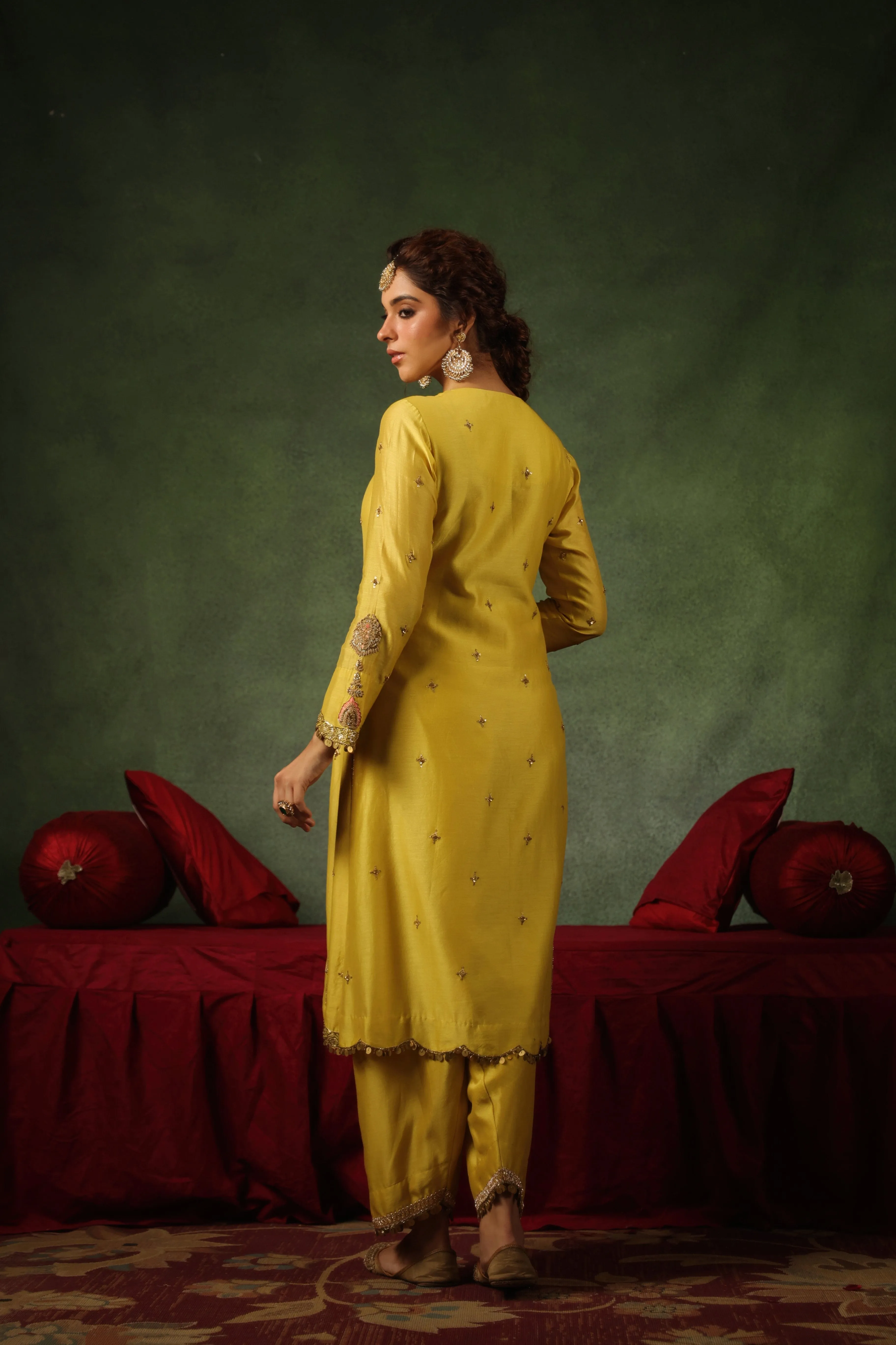 Pakeezah Ambi Buta Joda Sunehra