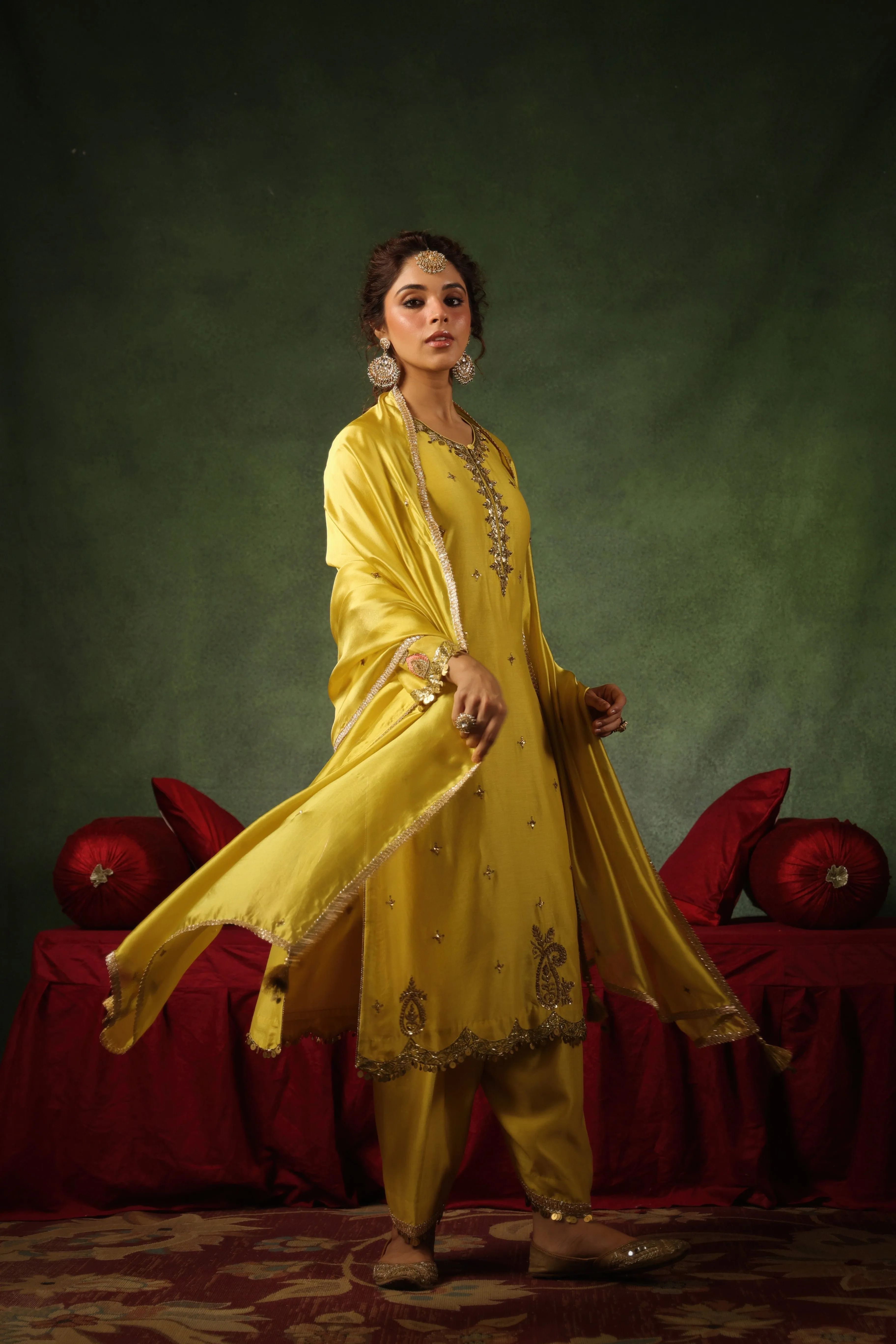 Pakeezah Ambi Buta Joda Sunehra