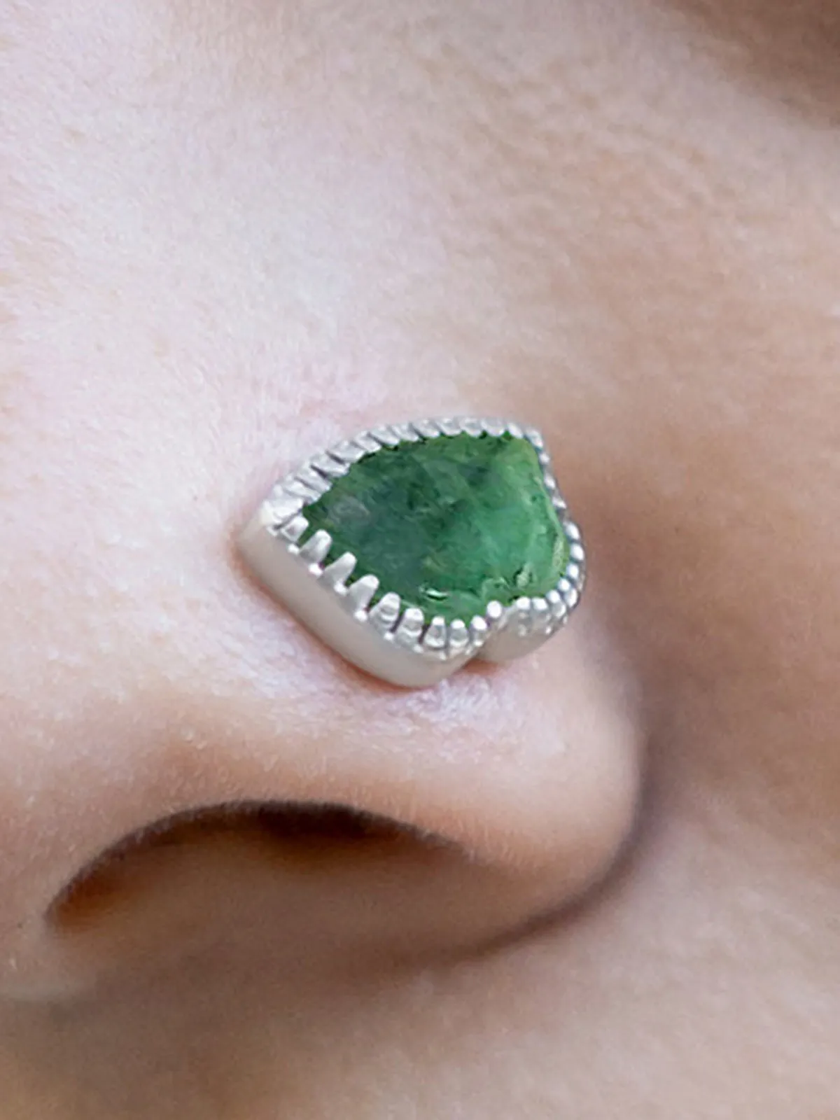 PICHWAI Emerald Lotus Leaf Nose Pin