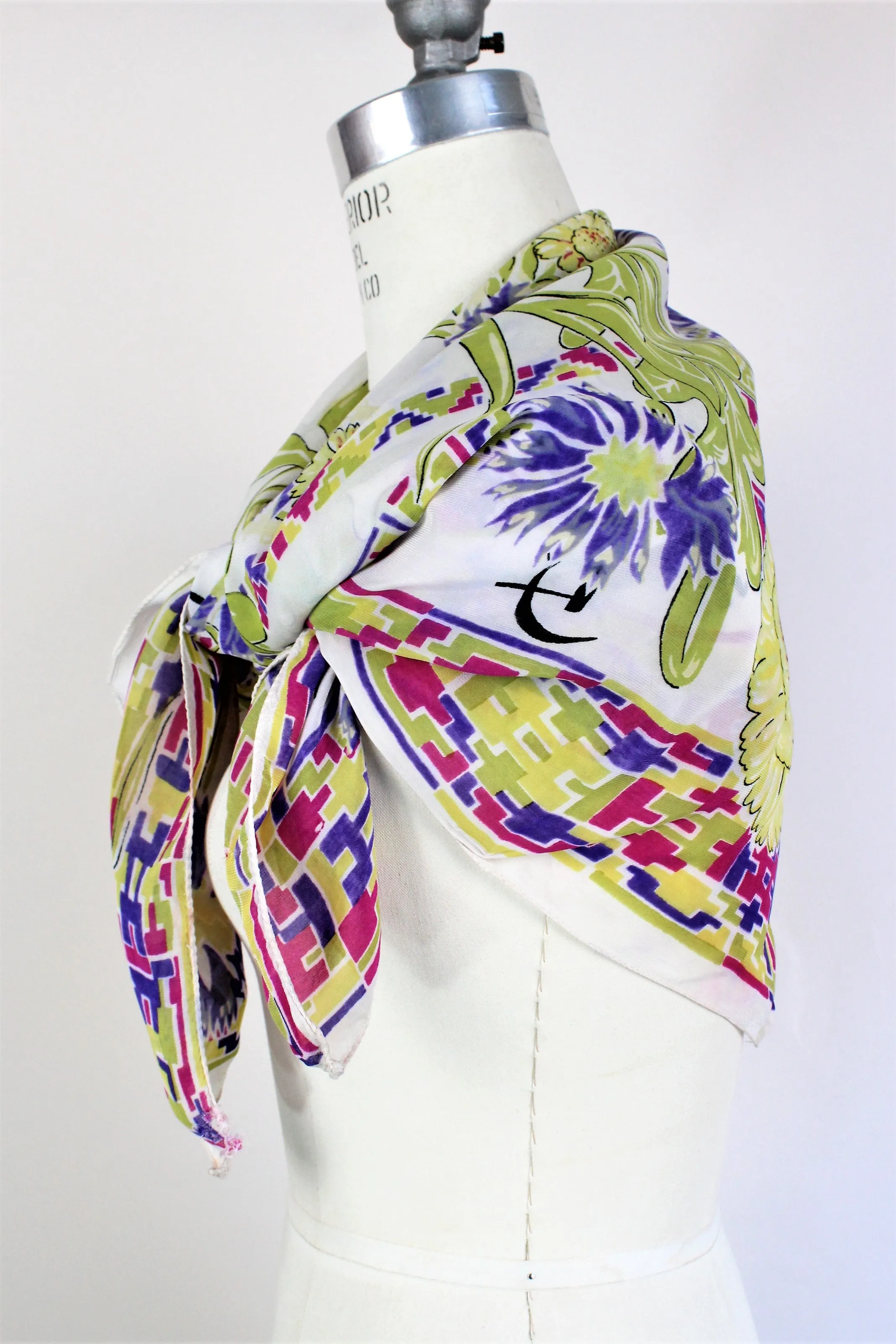 Vintage 1940s Novelty Print Collectible Scarf