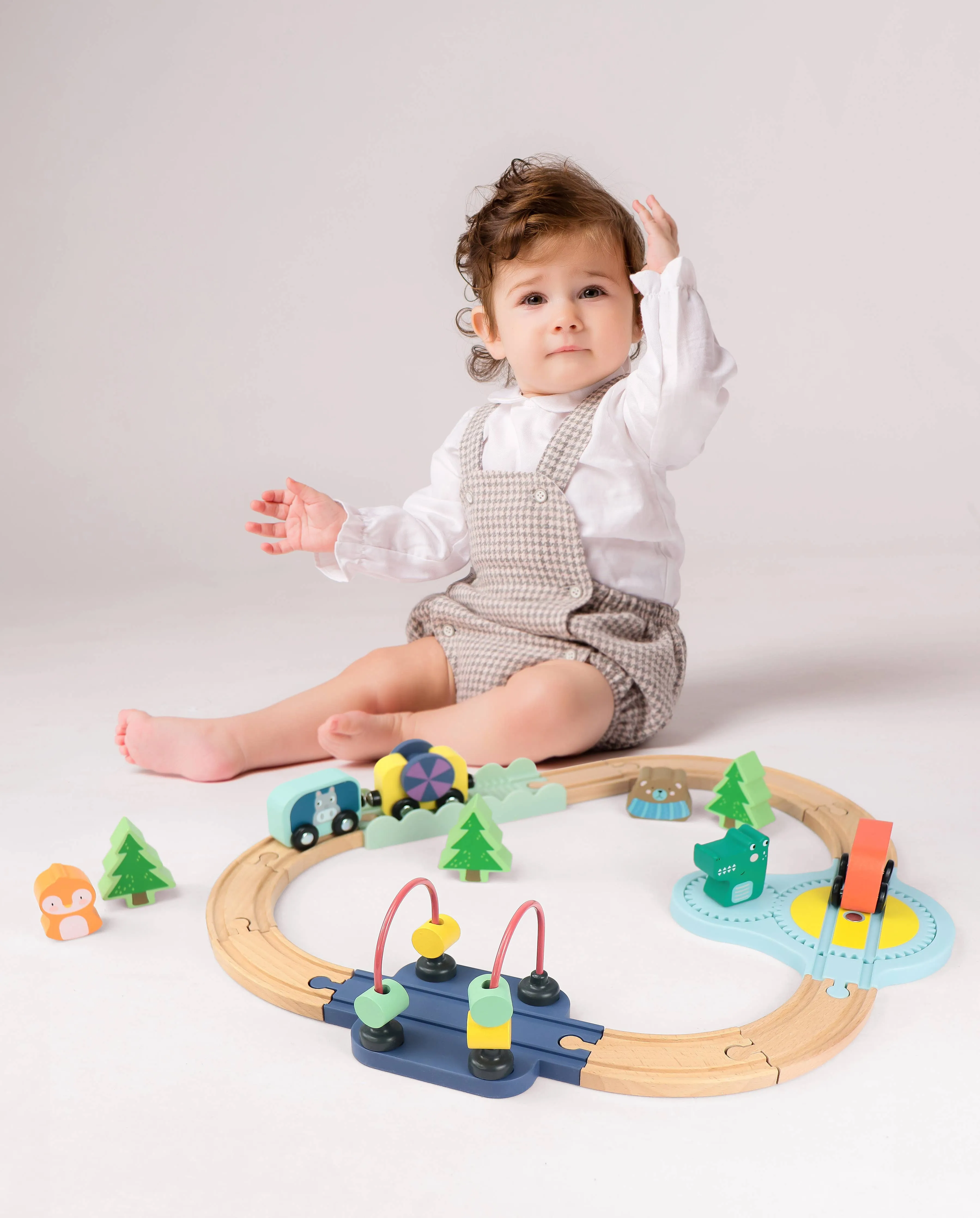 Wooden Railway Jungle 22-Piece Animal Set, Train Cars