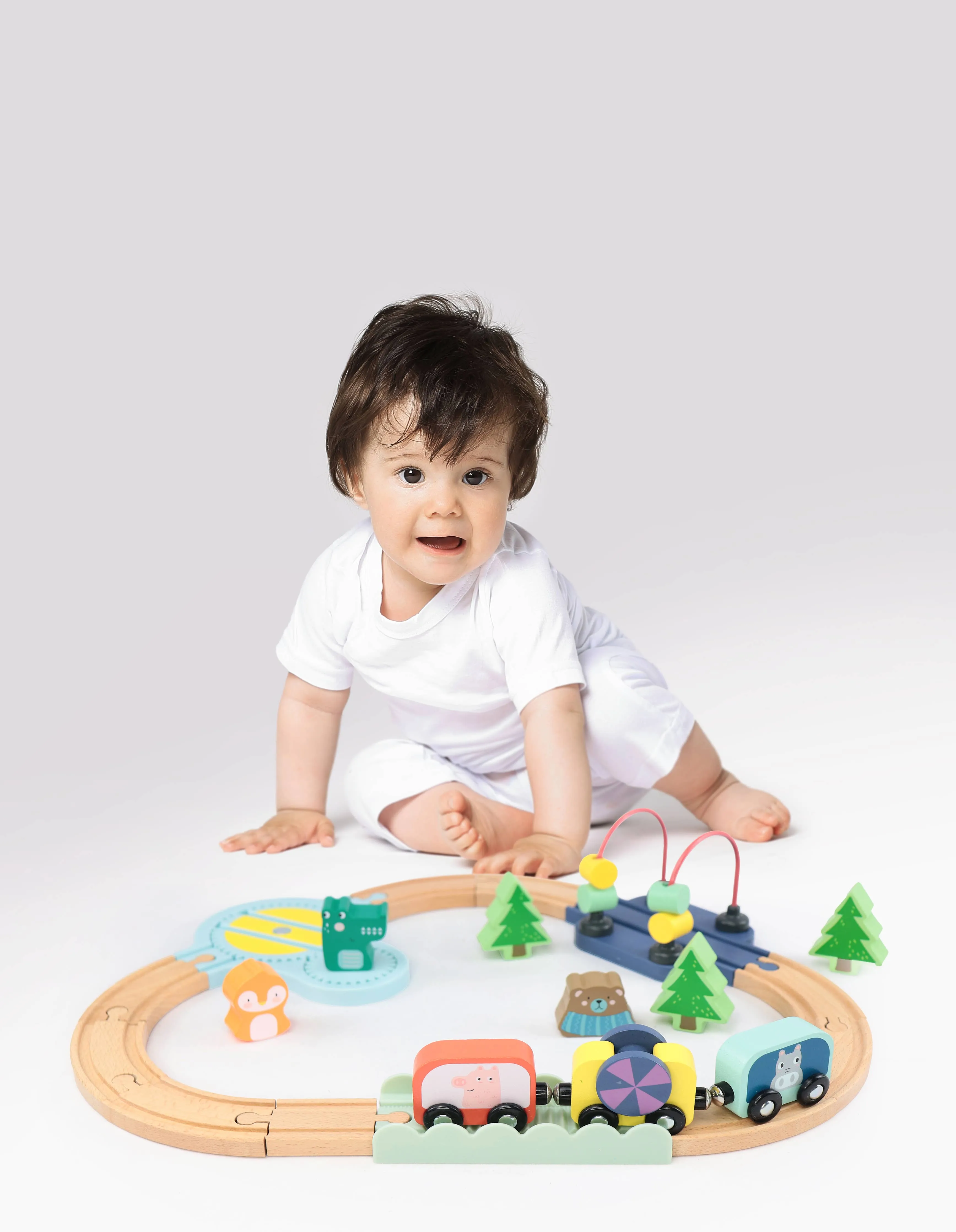 Wooden Railway Jungle 22-Piece Animal Set, Train Cars
